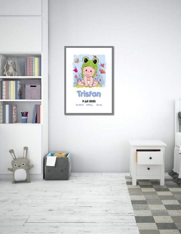 Personlig födelseposter med illustrerad pojke i grodmössa - Bild 2