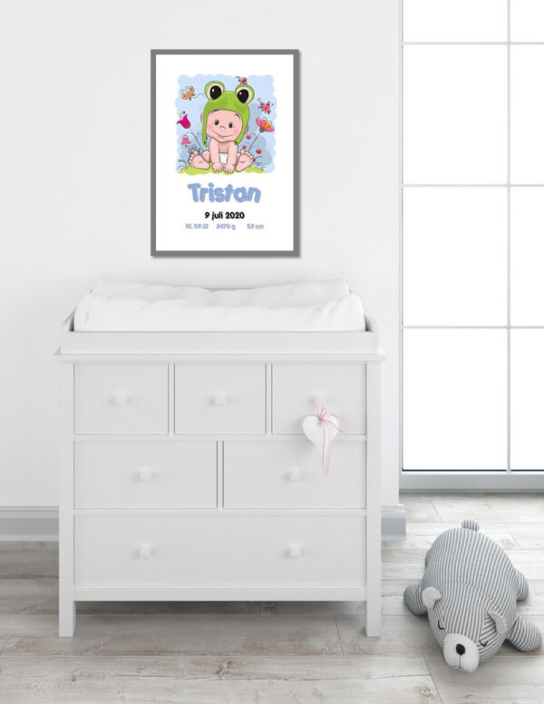 Personlig födelseposter med illustrerad pojke i grodmössa - Bild 3